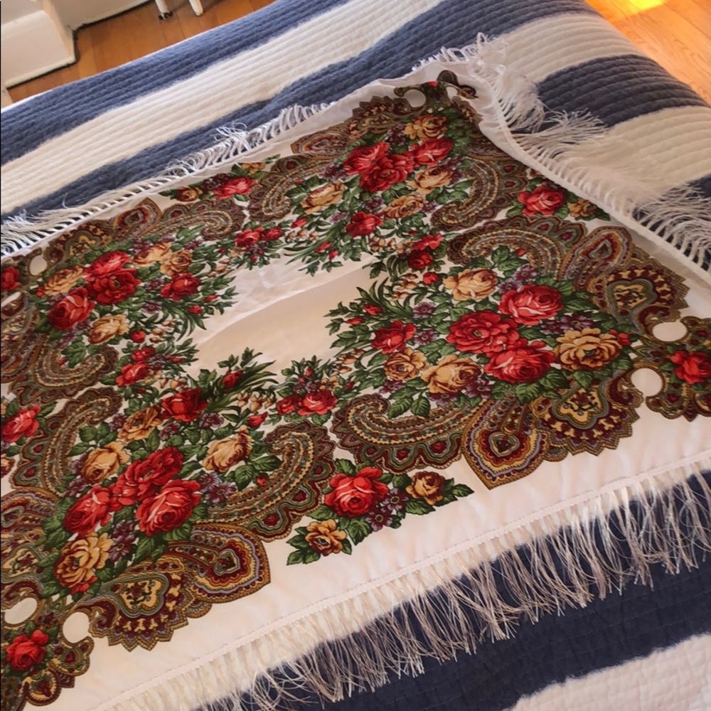 Vintage style new fringe blanket scarf NWOT
